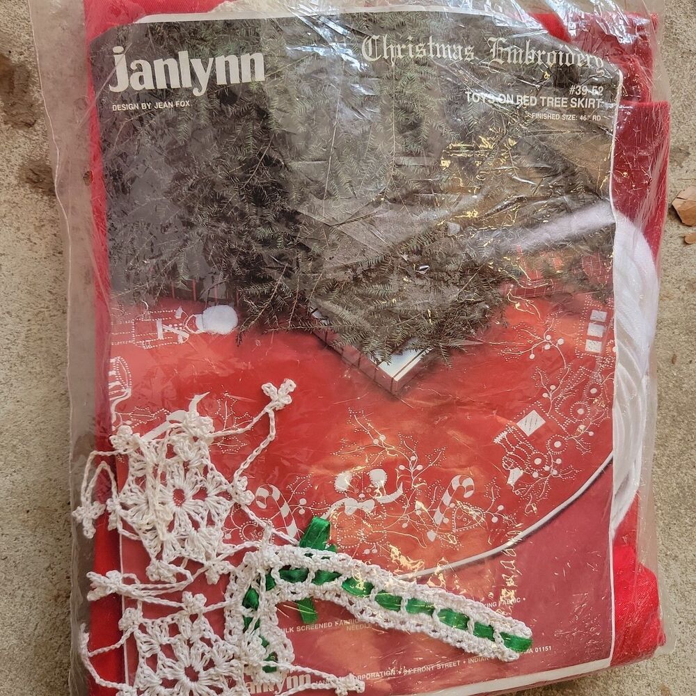 Janlynn Christmas Embroidery Kit Toys on Red Tree Skirt 39-52 Open Bag NEW